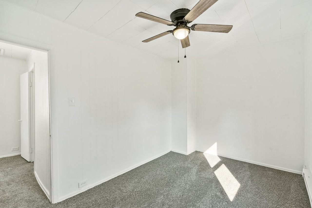 2104 Plainview Ave - Photo 7 of 16