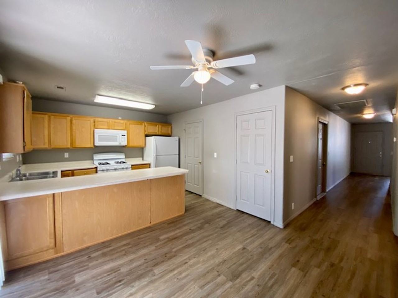 76 East Center Street - Photo 4 of 24