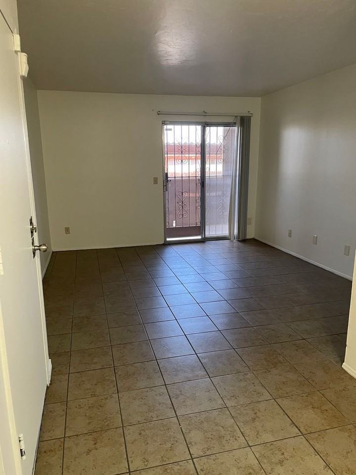 1810 Blacklidge #603/911 - Photo 2 of 10