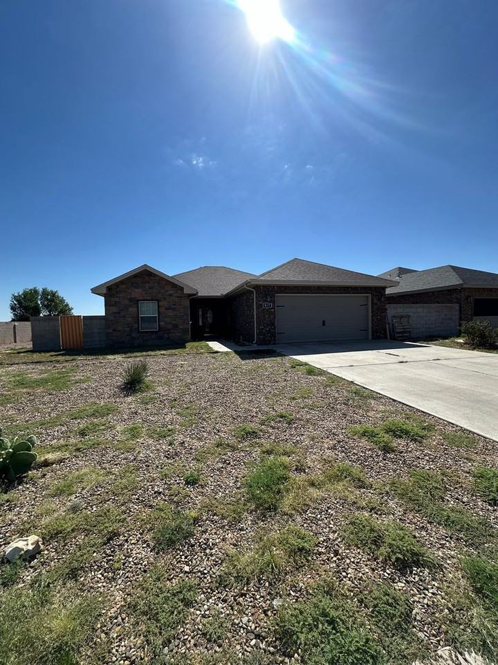 917 Almond Tree Ln - Photo 2 of 27
