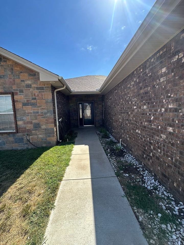 917 Almond Tree Ln - Photo 3 of 27