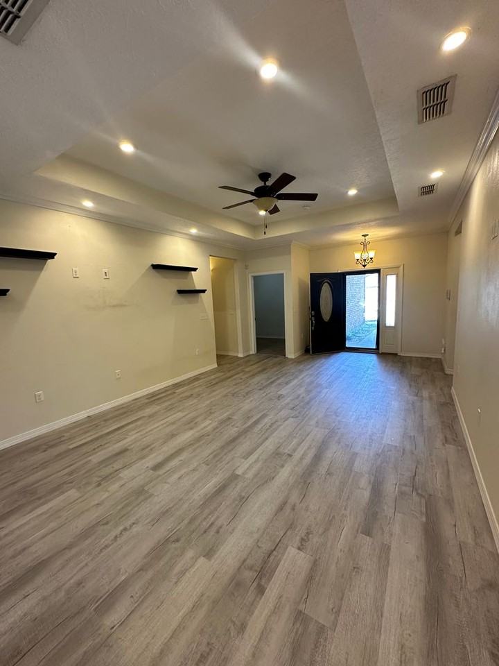 917 Almond Tree Ln - Photo 5 of 27