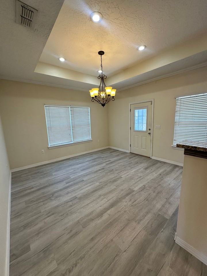 917 Almond Tree Ln - Photo 6 of 27