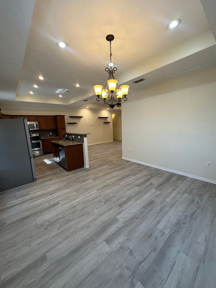 917 Almond Tree Ln - Photo 7 of 27