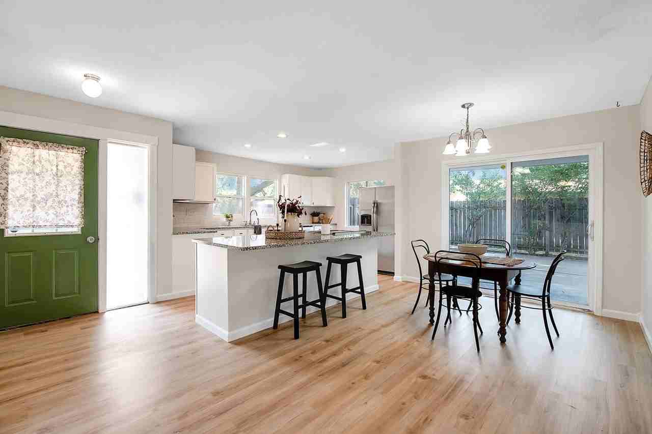 2331 N Yale Ave - Photo 3 of 21