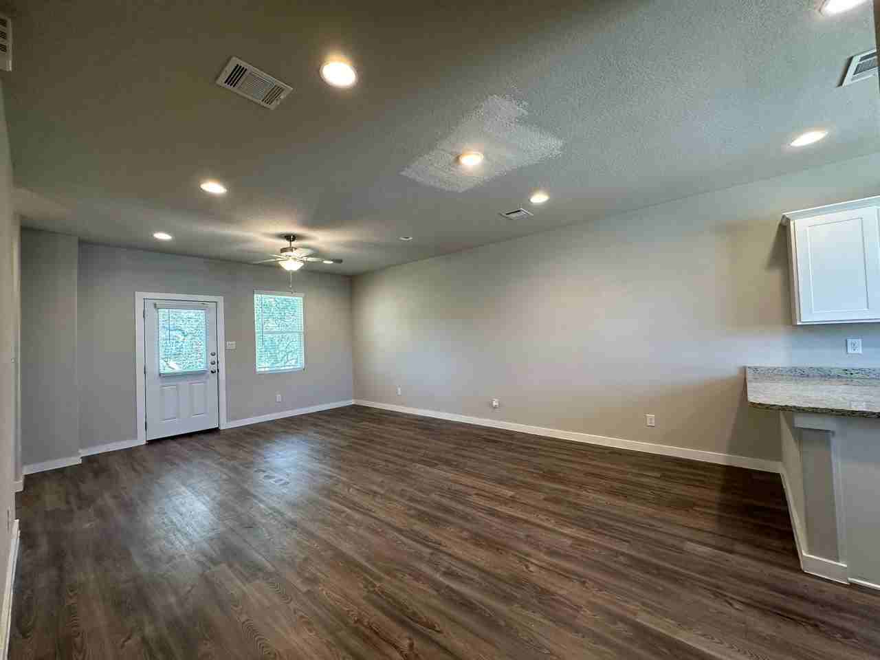 Townhome for Rent - Photo 4 of 22