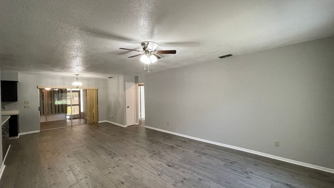253 W Lake Ina Dr - Photo 4 of 24