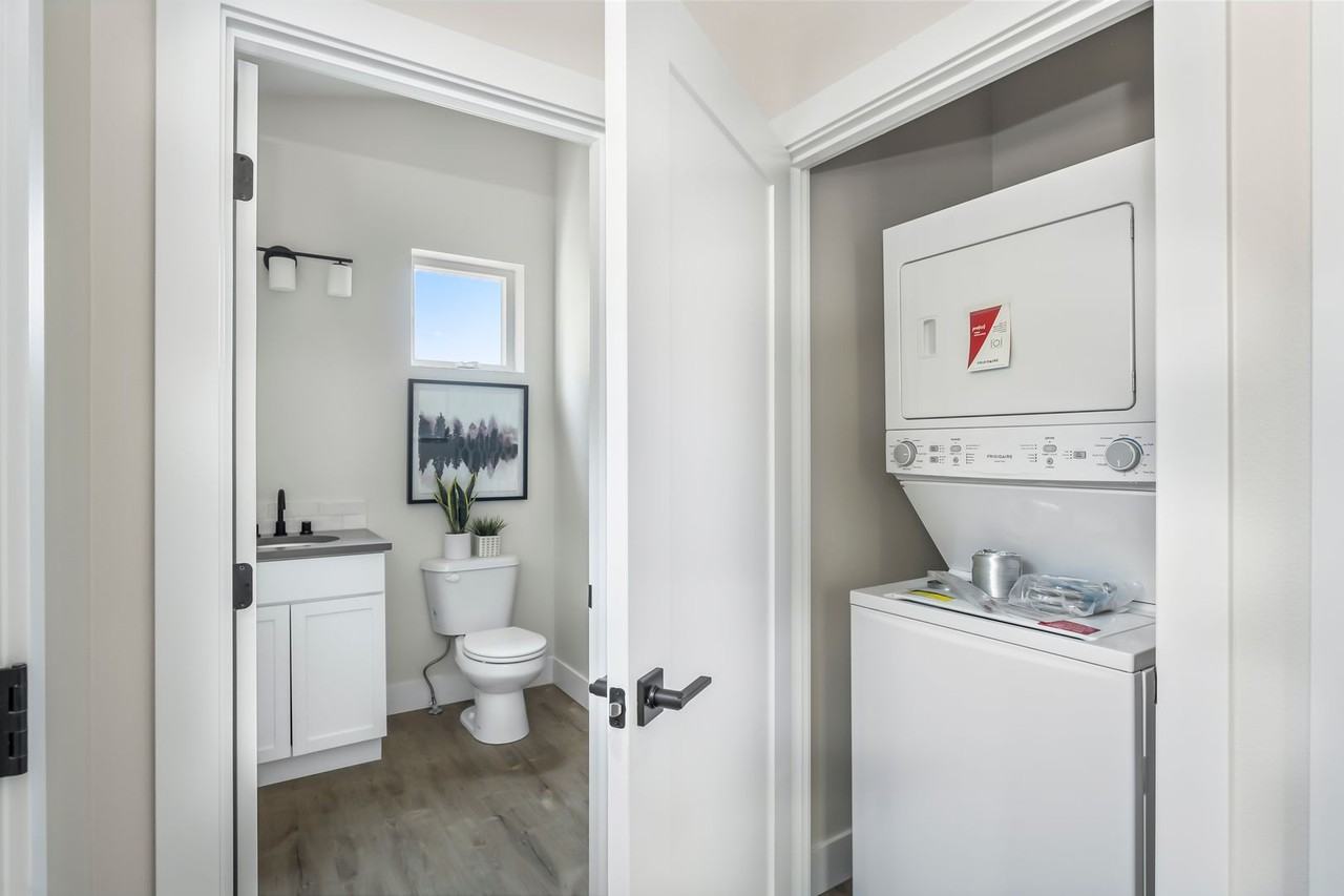 m2050 - Photo 3 of 21