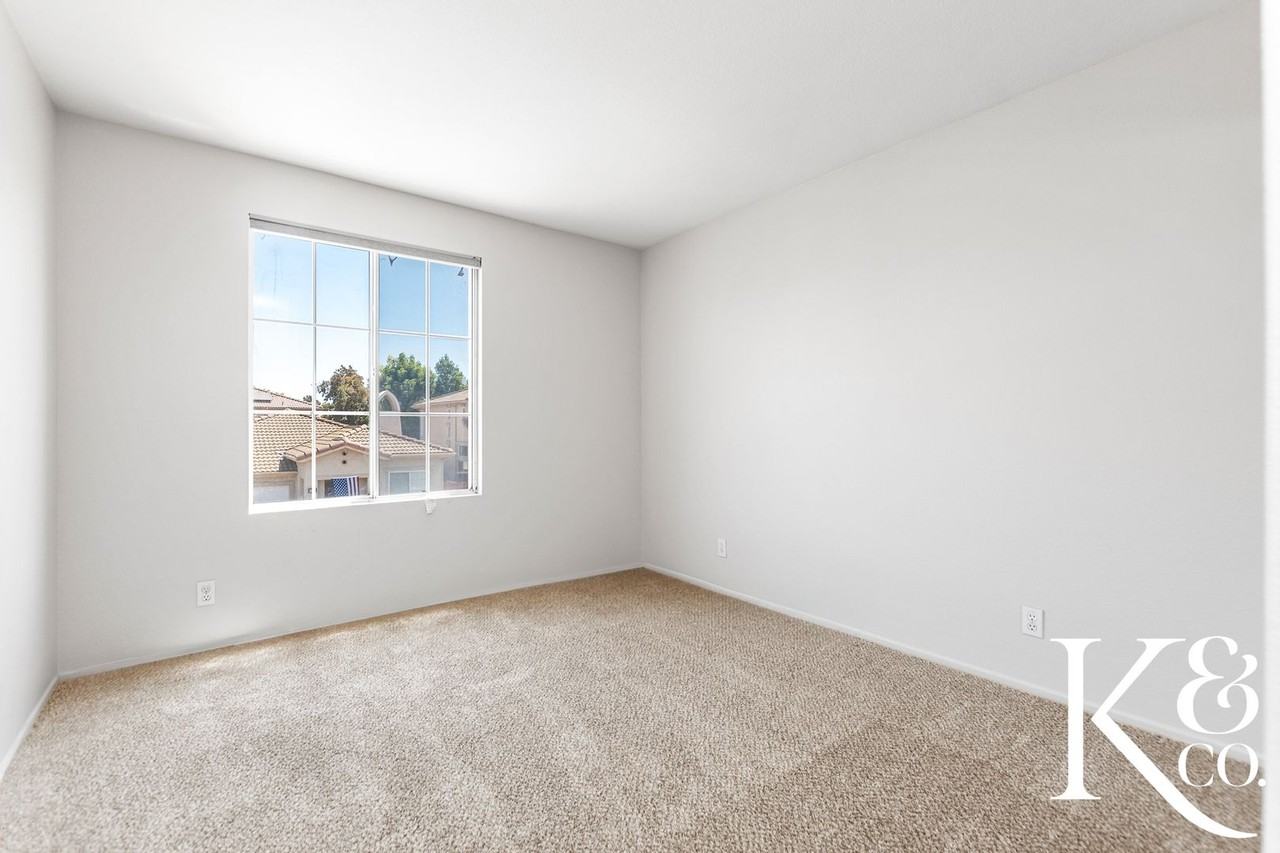 549 Avenida Magdalena - Photo 5 of 38