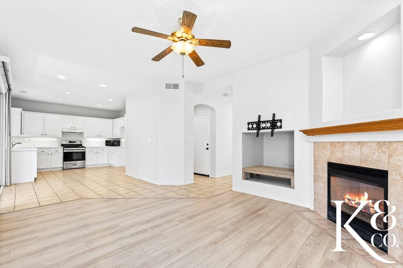 549 Avenida Magdalena - Photo 3 of 38