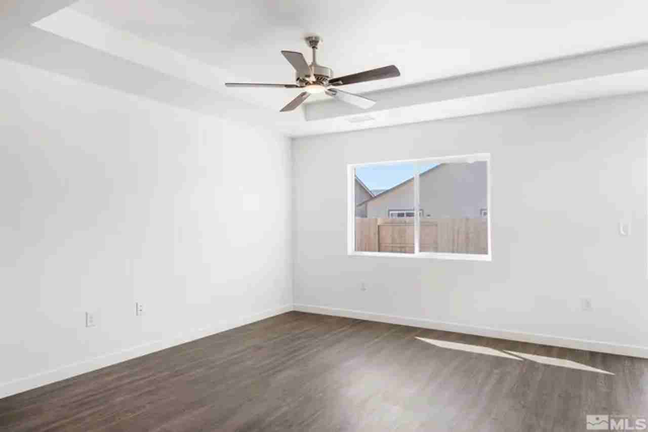 260 Retail Rd - Photo 3 of 9