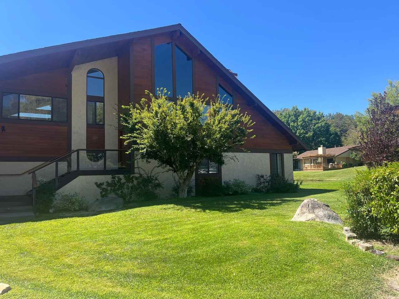 132 Desiderata Ln - Photo 2 of 17