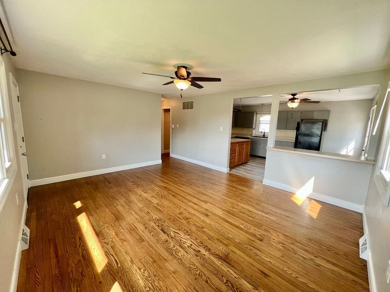 1825 Casement Rd - Photo 3 of 14