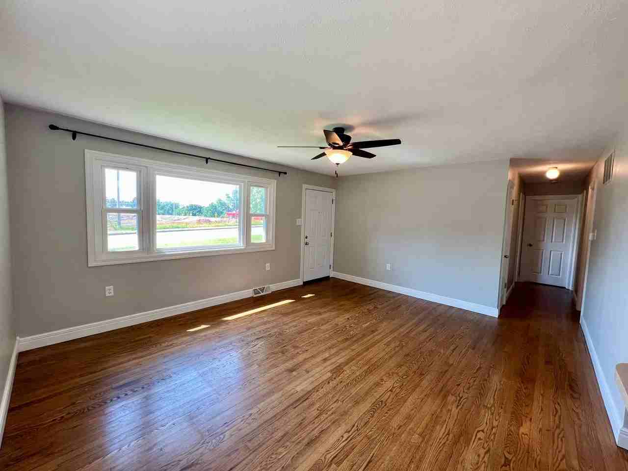 1825 Casement Rd - Photo 4 of 14