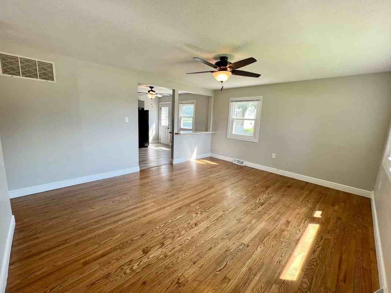 1825 Casement Rd - Photo 5 of 14