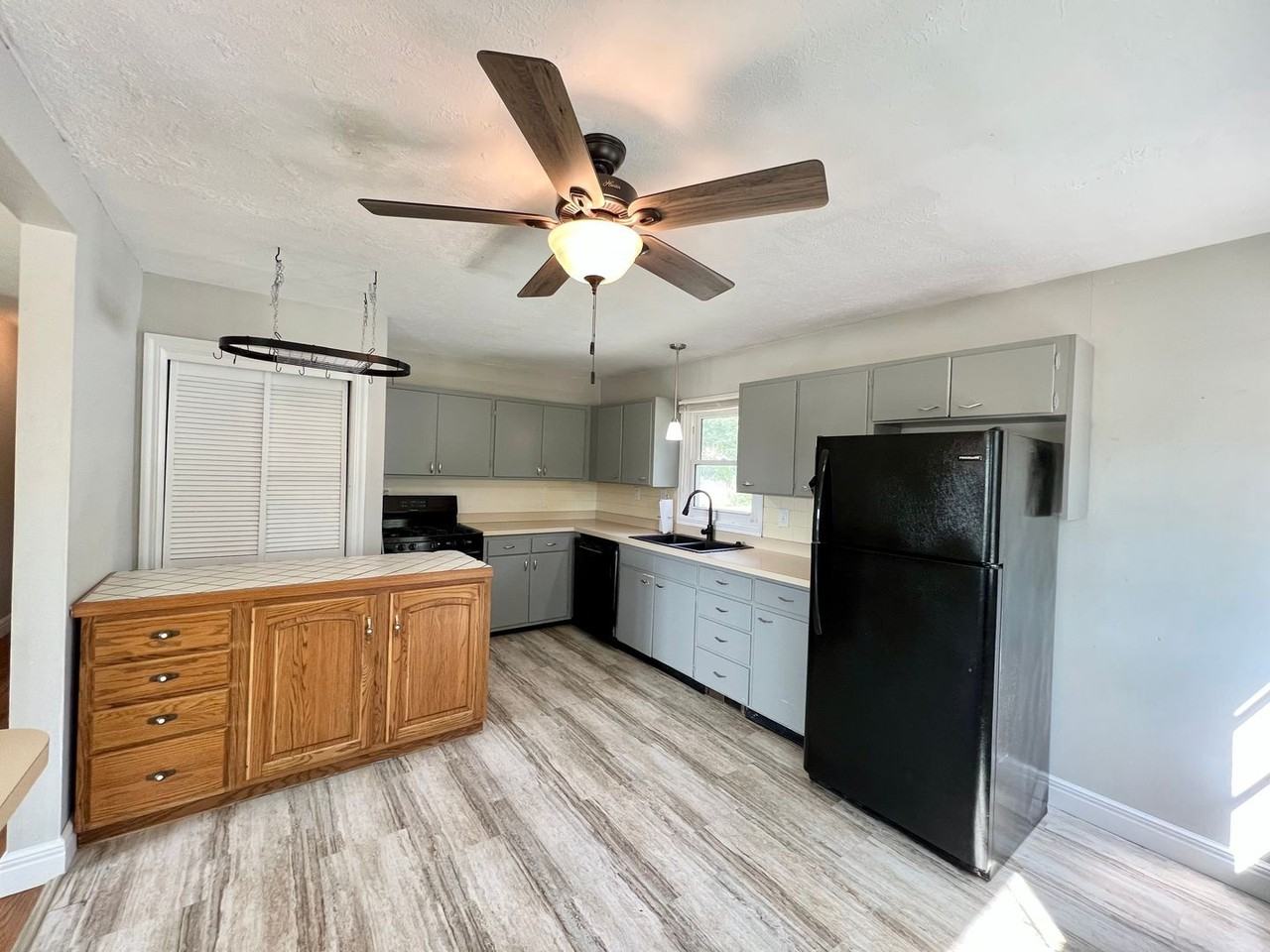 1825 Casement Rd - Photo 7 of 14