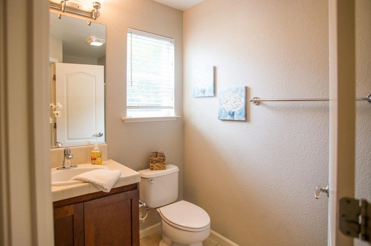 23 Prancer Ct - Photo 3 of 44