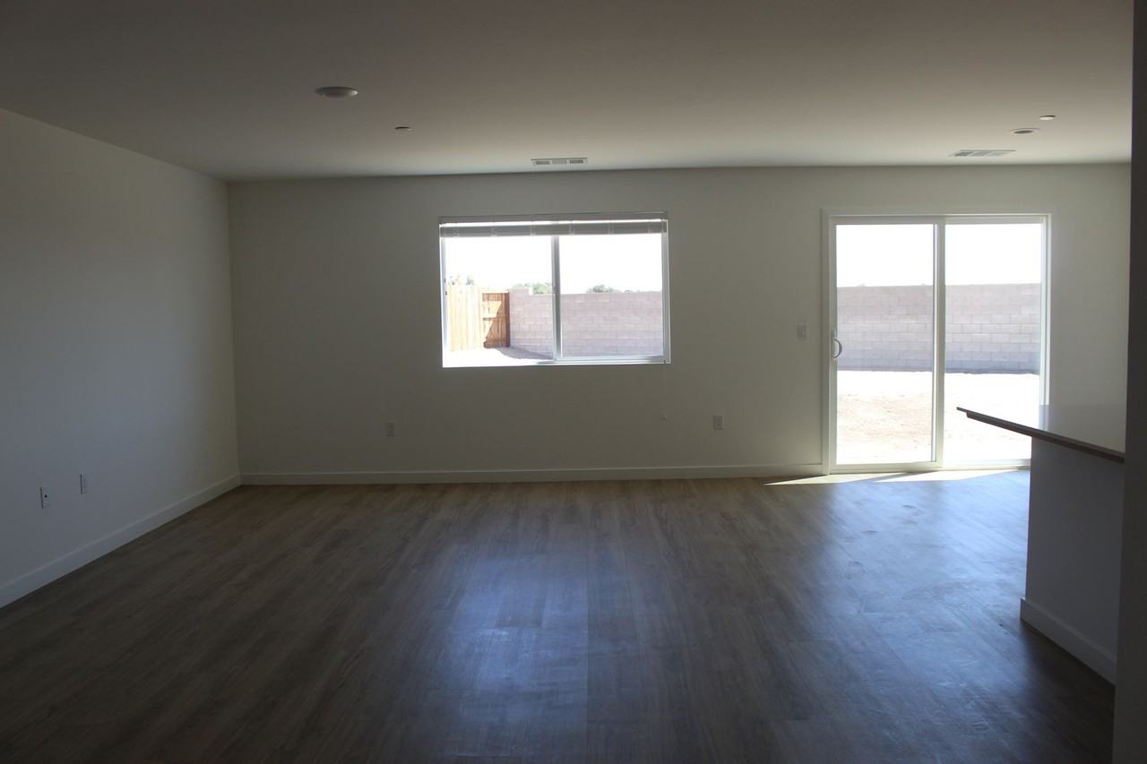 820 Beaconsfield Ct - Photo 5 of 30