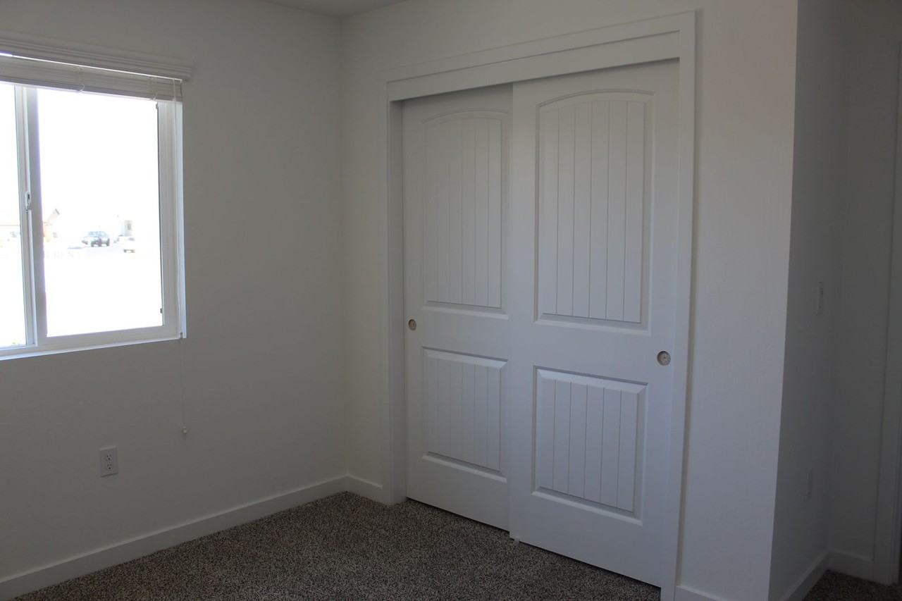 820 Beaconsfield Ct - Photo 6 of 30