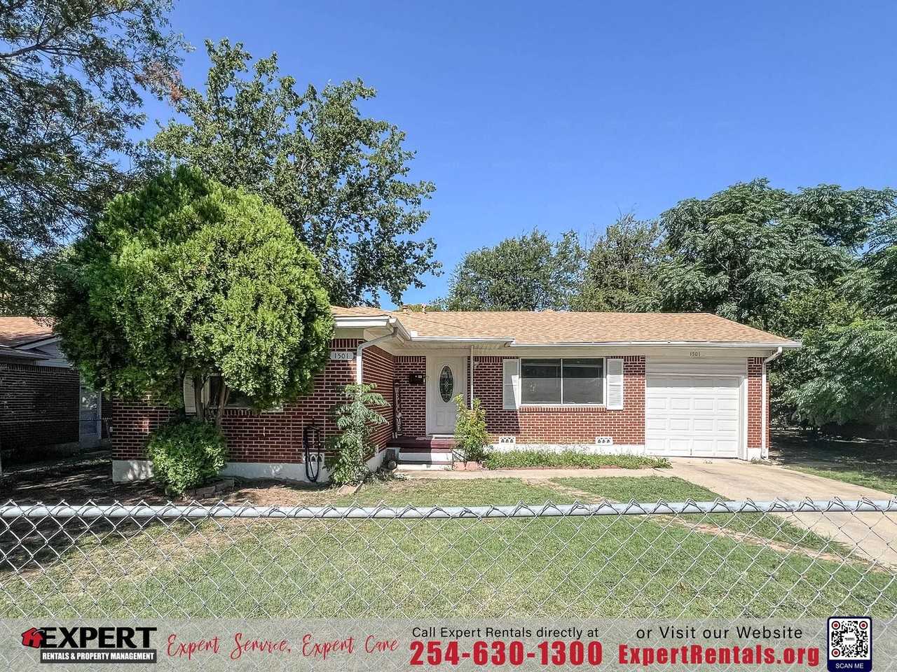 1501 Connell Dr - Photo 2 of 15