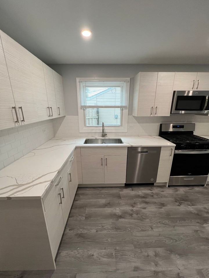 4212 21st St - Photo 3 of 28