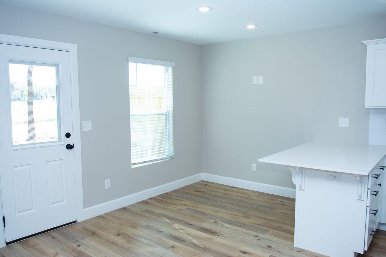 430 Blue Springs Street - Photo 4 of 9