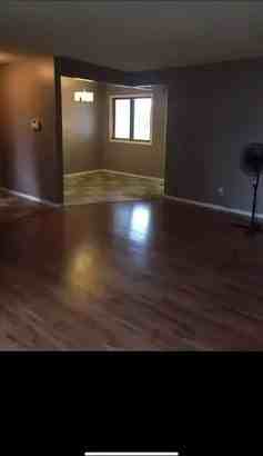 1208 10 St - Photo 2 of 5