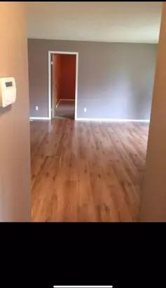 1208 10 St - Photo 3 of 5