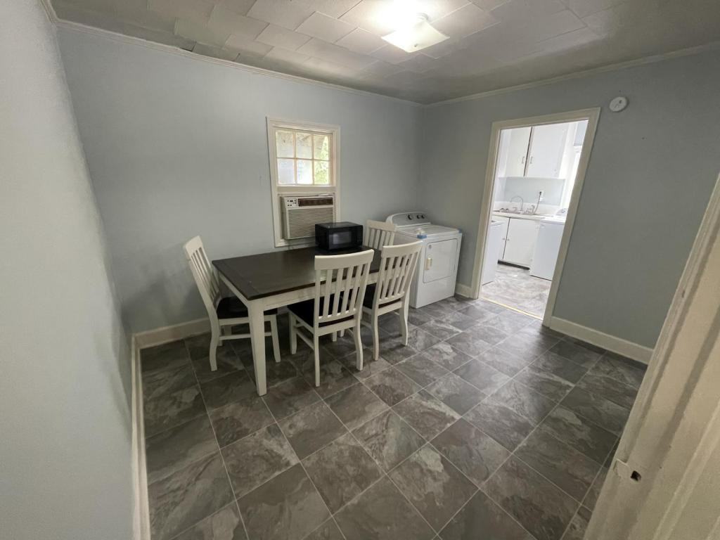 707 South Pine Street - Photo 3 of 6