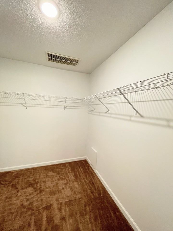 5062 7 Pine Circle #5062 - Photo 2 of 25