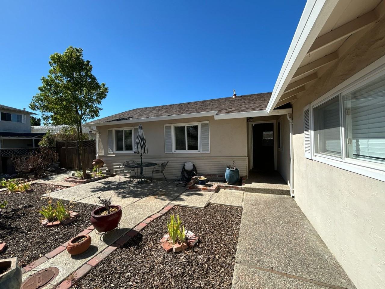 1419 Yolanda Ct - Photo 2 of 25