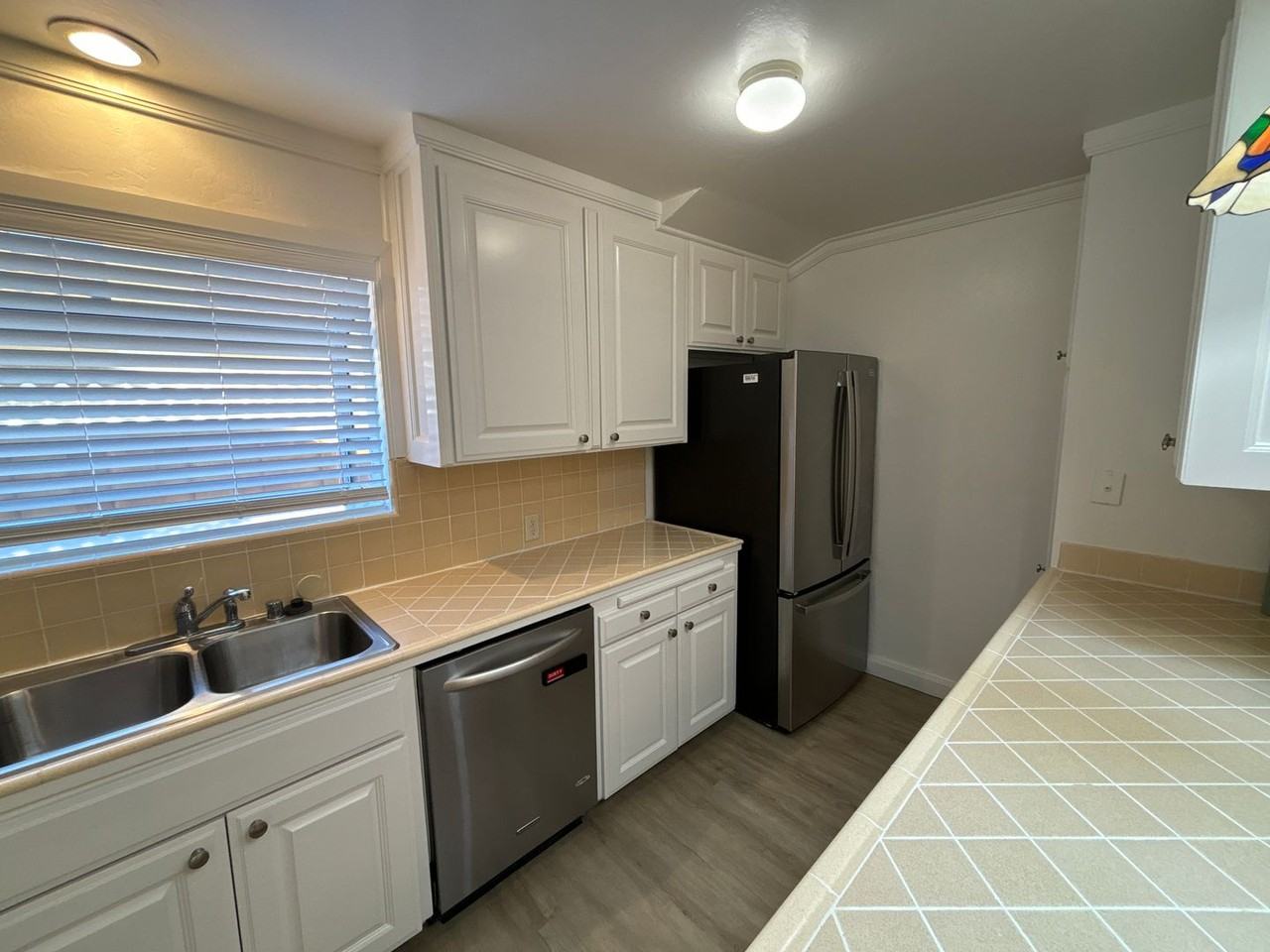 1419 Yolanda Ct - Photo 4 of 25