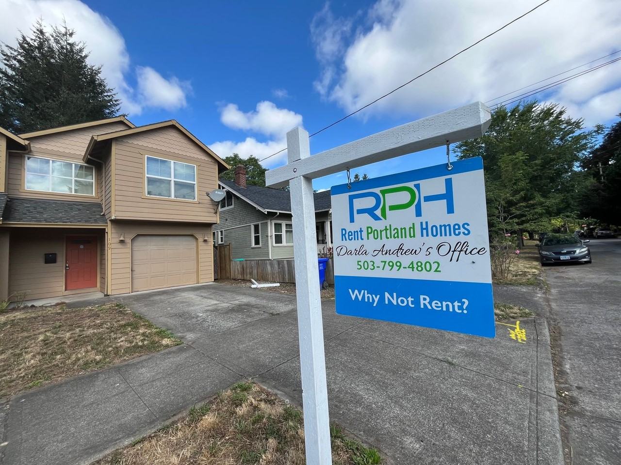 109 Se 84th Ave - Photo 2 of 30