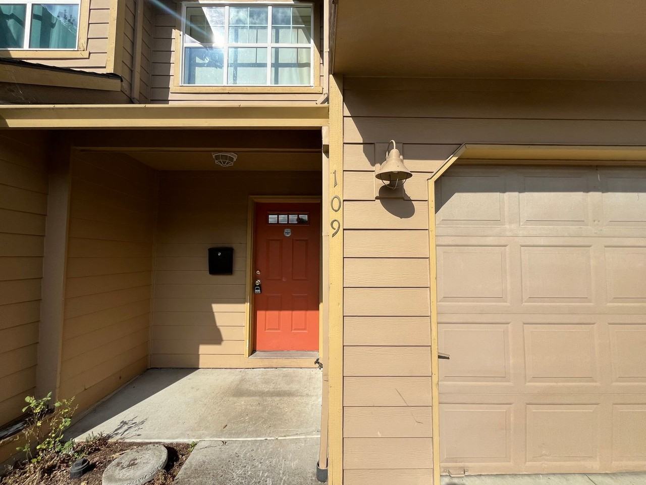 109 Se 84th Ave - Photo 3 of 30