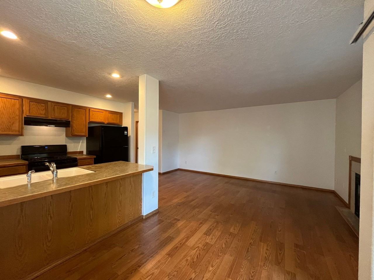 109 Se 84th Ave - Photo 7 of 30