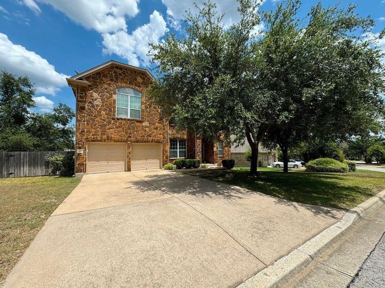 913 Cavalry Ride Trl - Photo 2 of 46