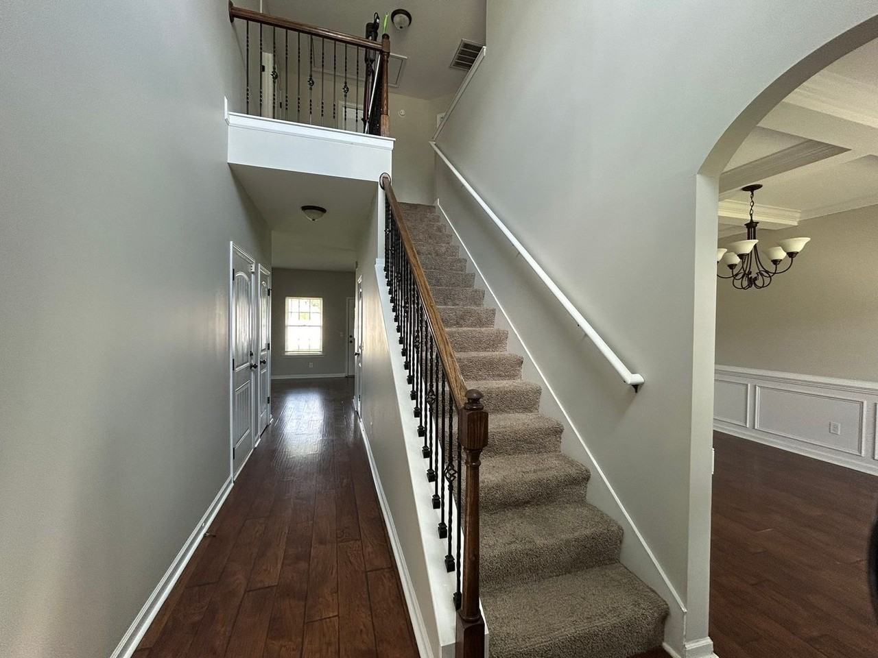 651 Red Oak Ln - Photo 2 of 17