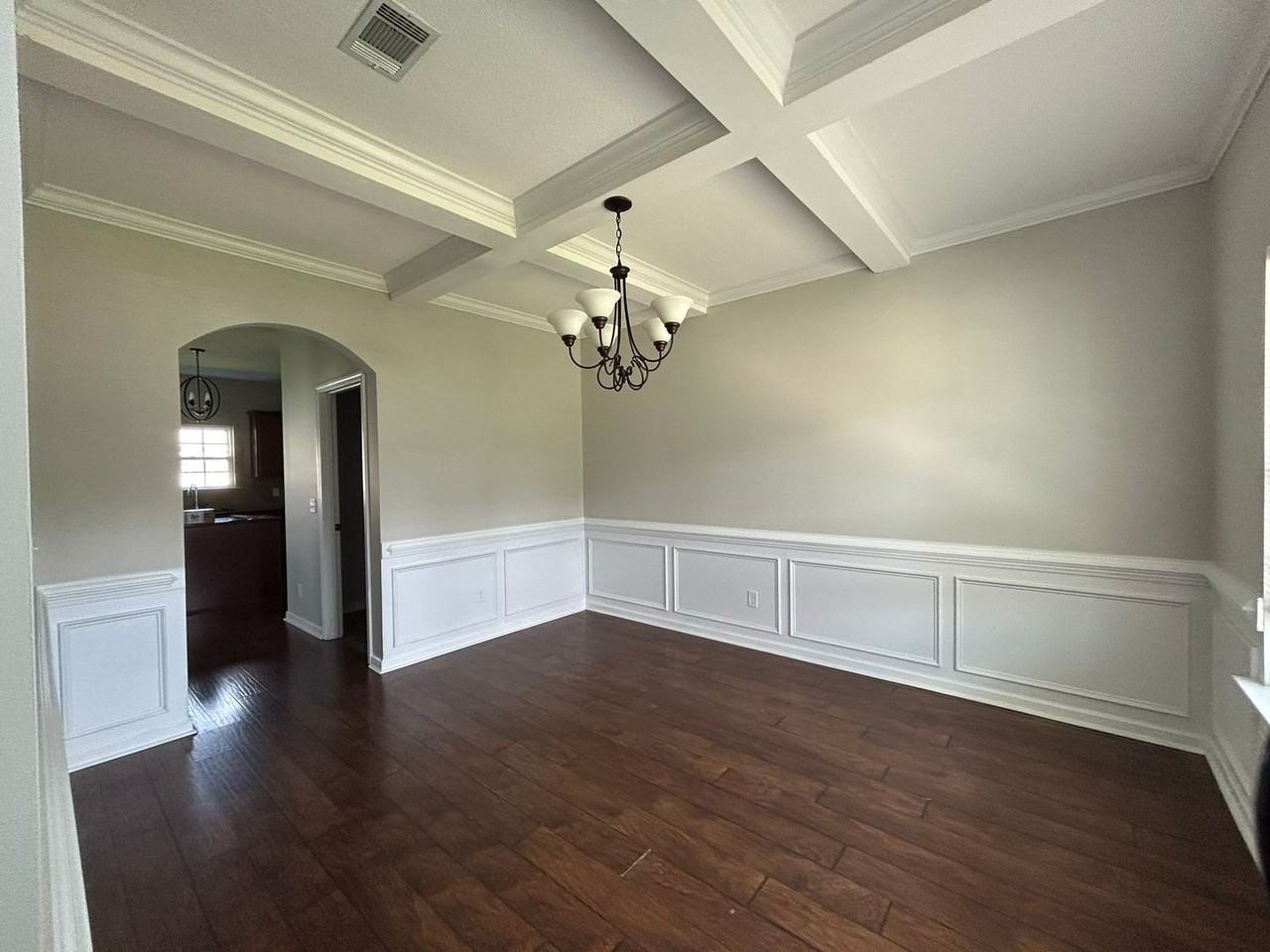 651 Red Oak Ln - Photo 3 of 17