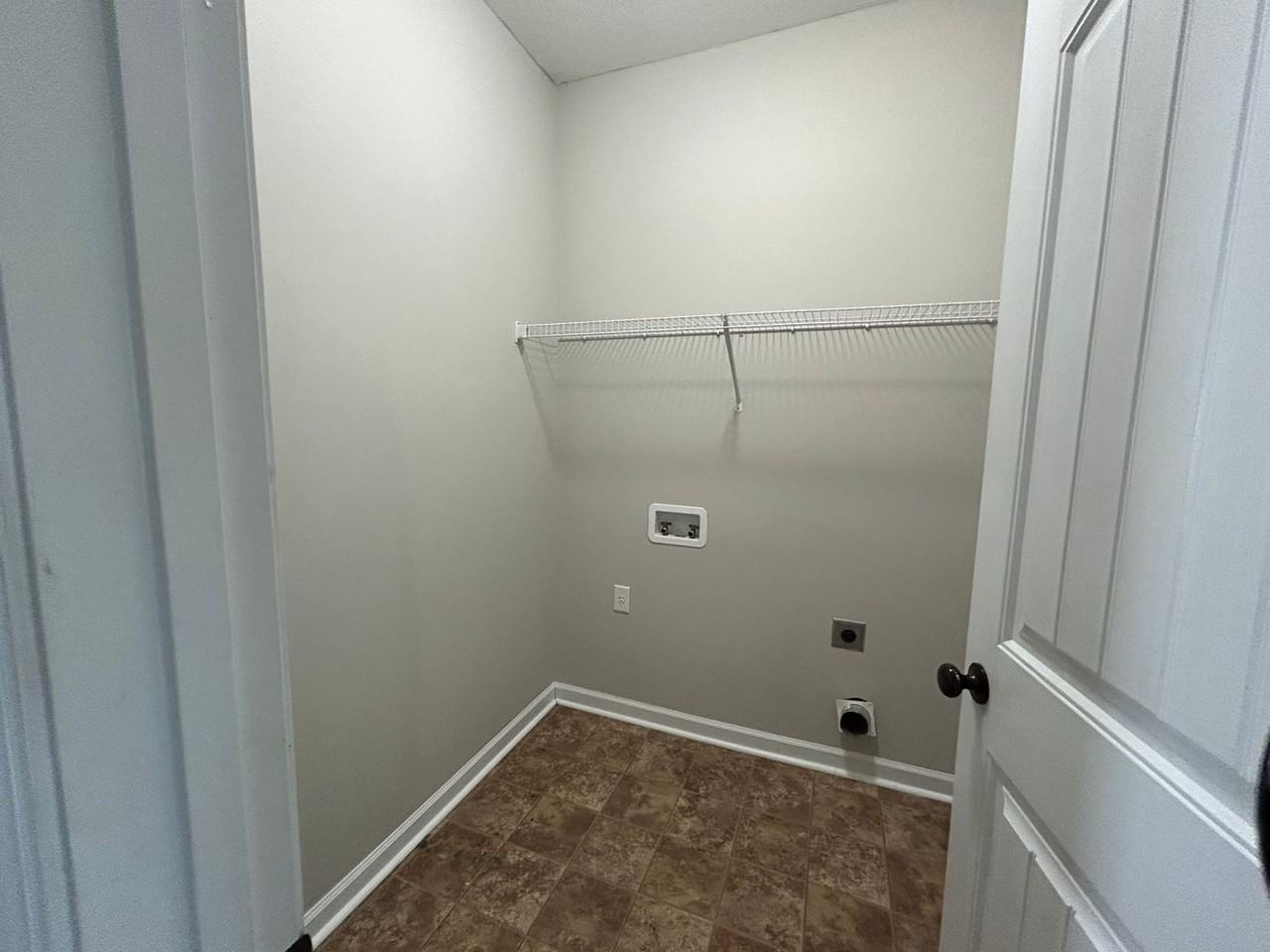 651 Red Oak Ln - Photo 4 of 17