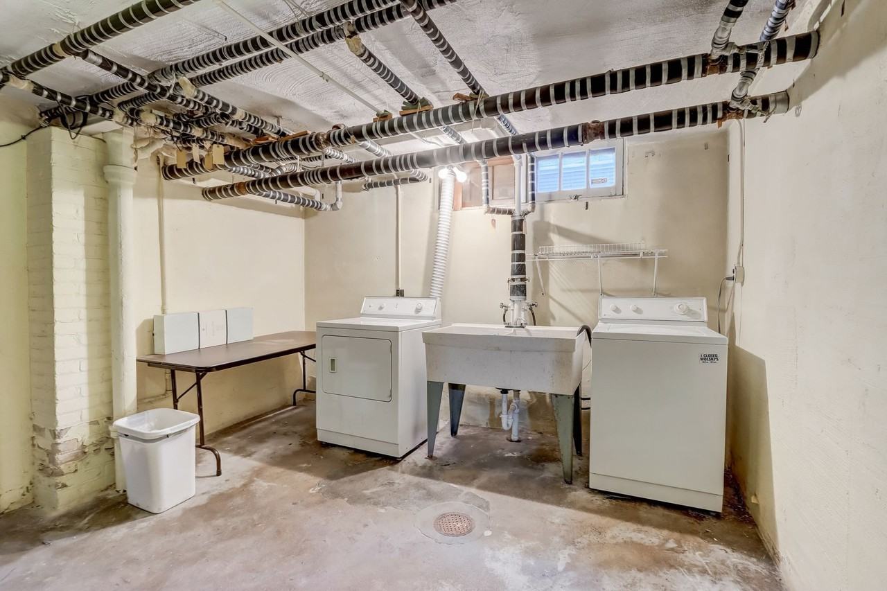 3314 North Hackett Avenue - Photo 3 of 3