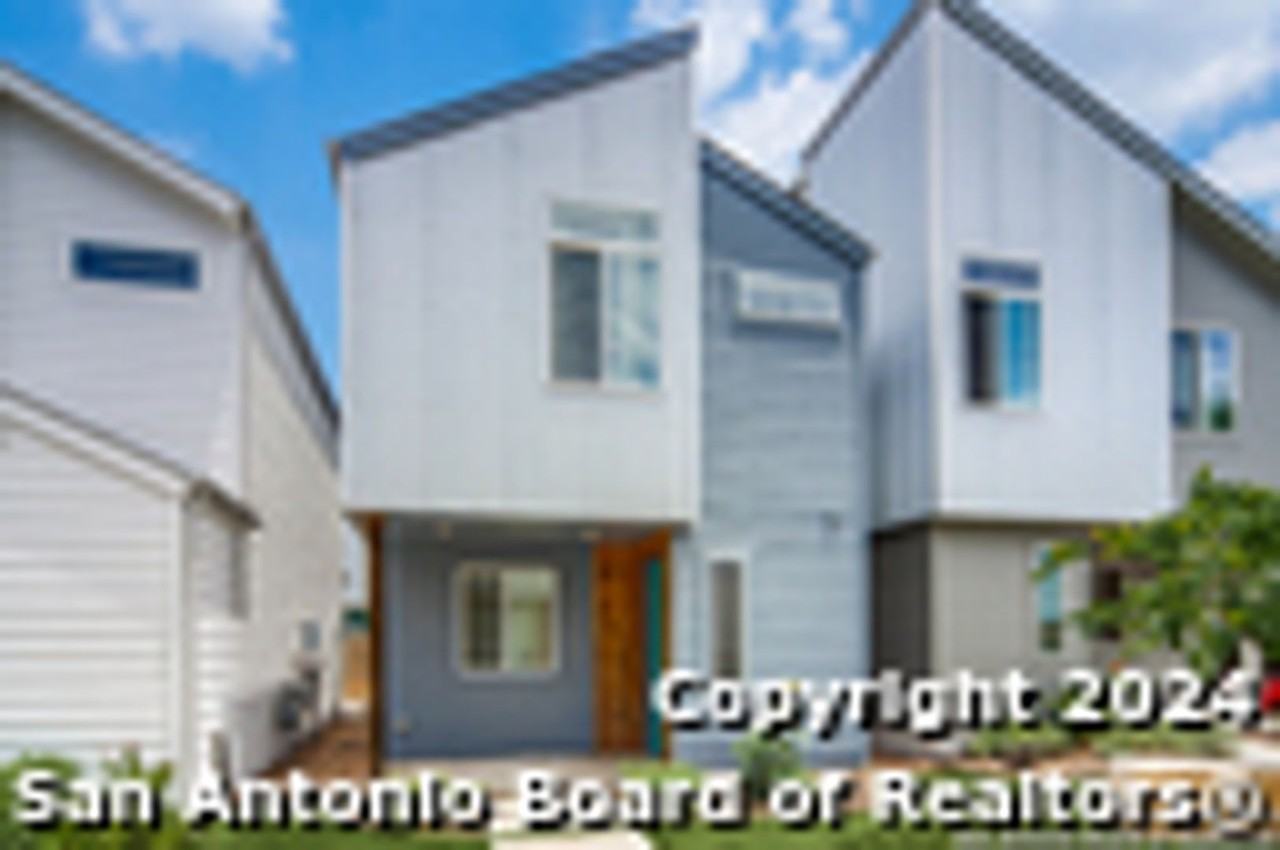 330 Clay St #11