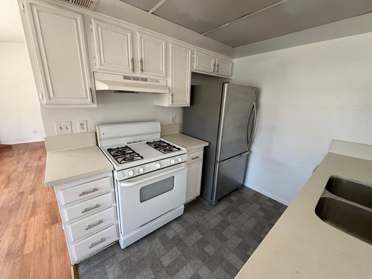 1251 S Meadow Ln - Photo 6 of 18