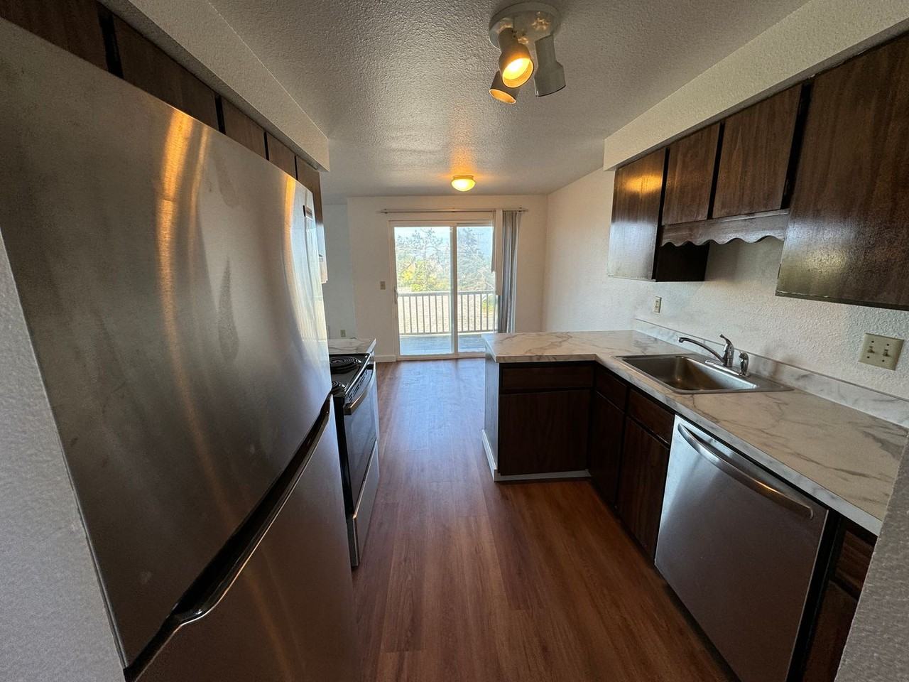 1035/A/ - Photo 2 of 17