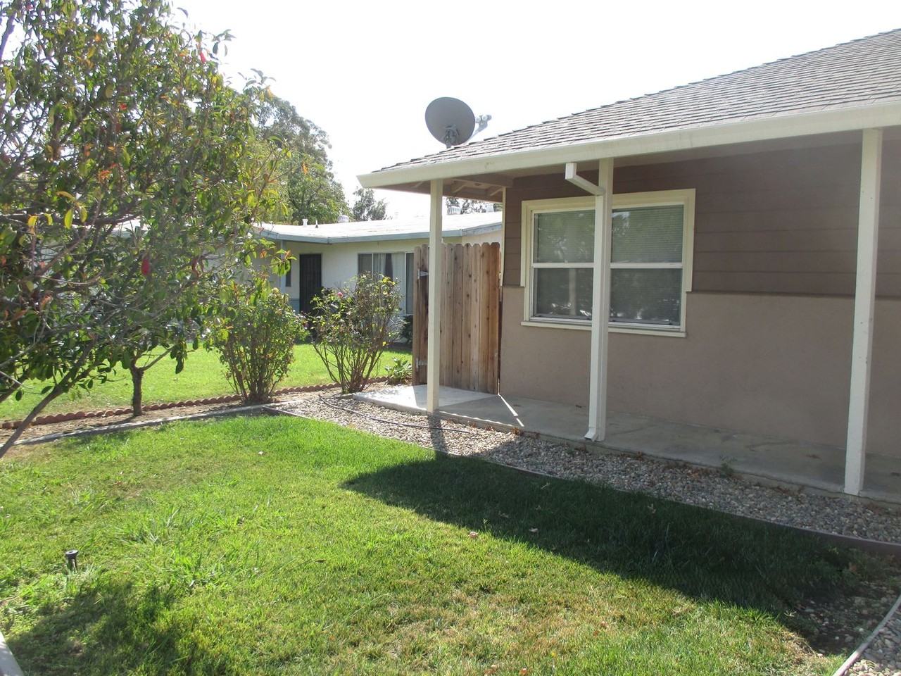 1725i - Photo 2 of 8