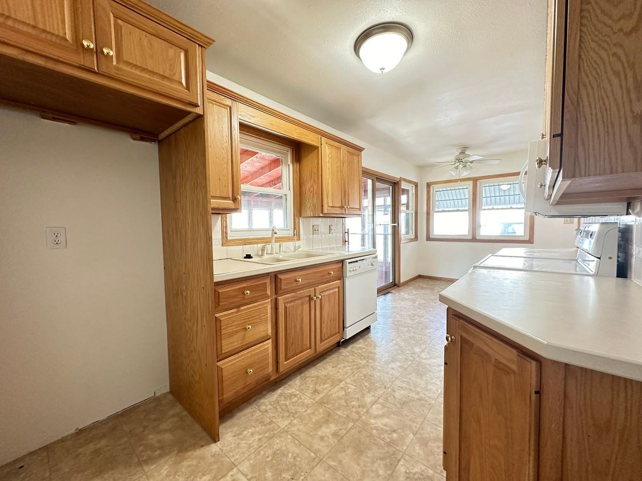 2732 17th Ave N - Photo 3 of 12