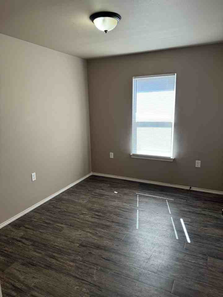 1511 E Auburn St - Photo 4 of 9