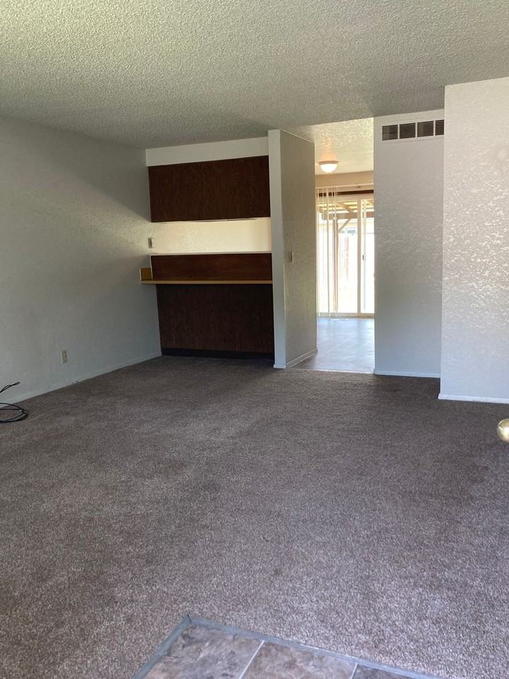 10503 W Ardyce Ct - Photo 3 of 23