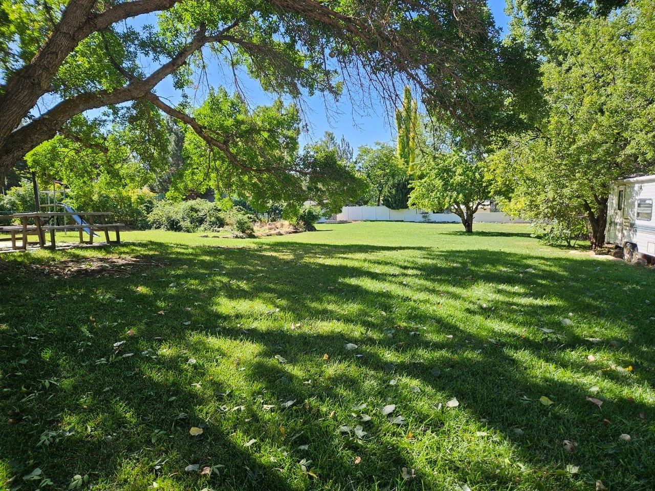 672 E 400 N - Photo 3 of 7