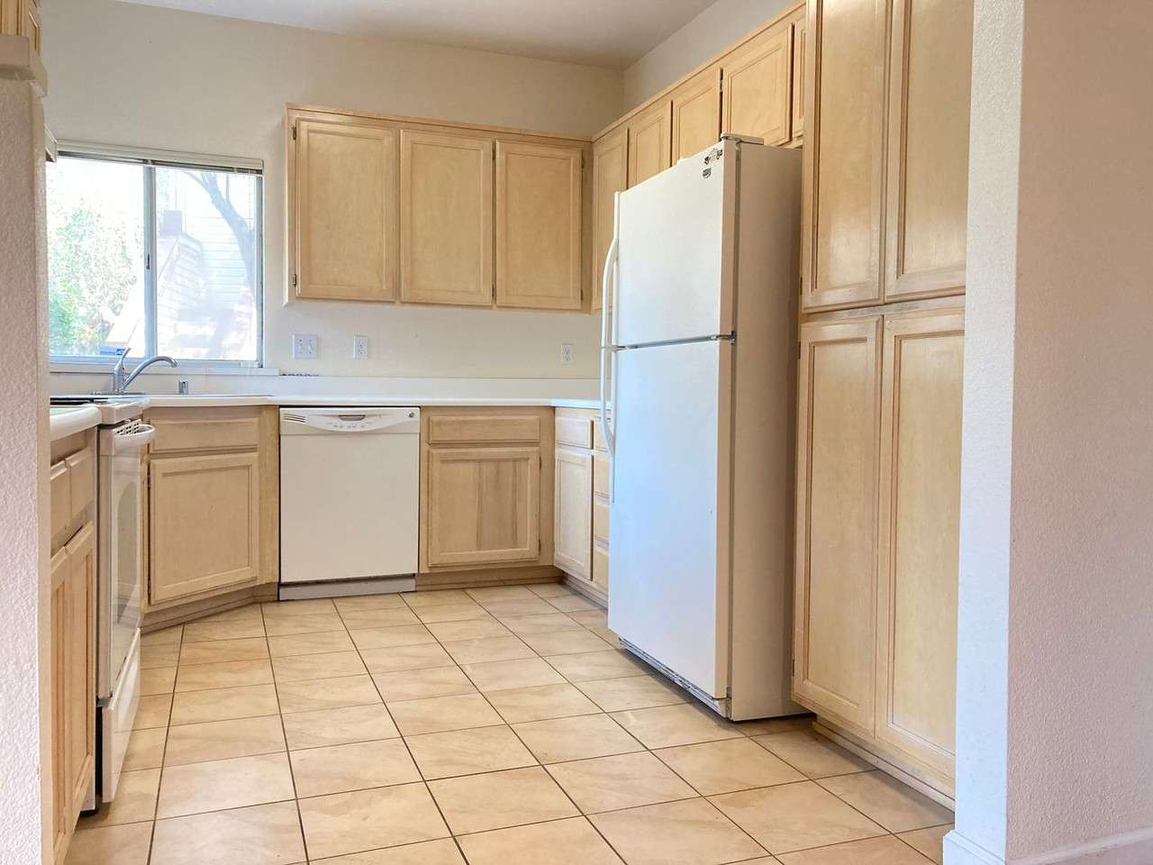 105 Tuscany Court - Photo 2 of 9