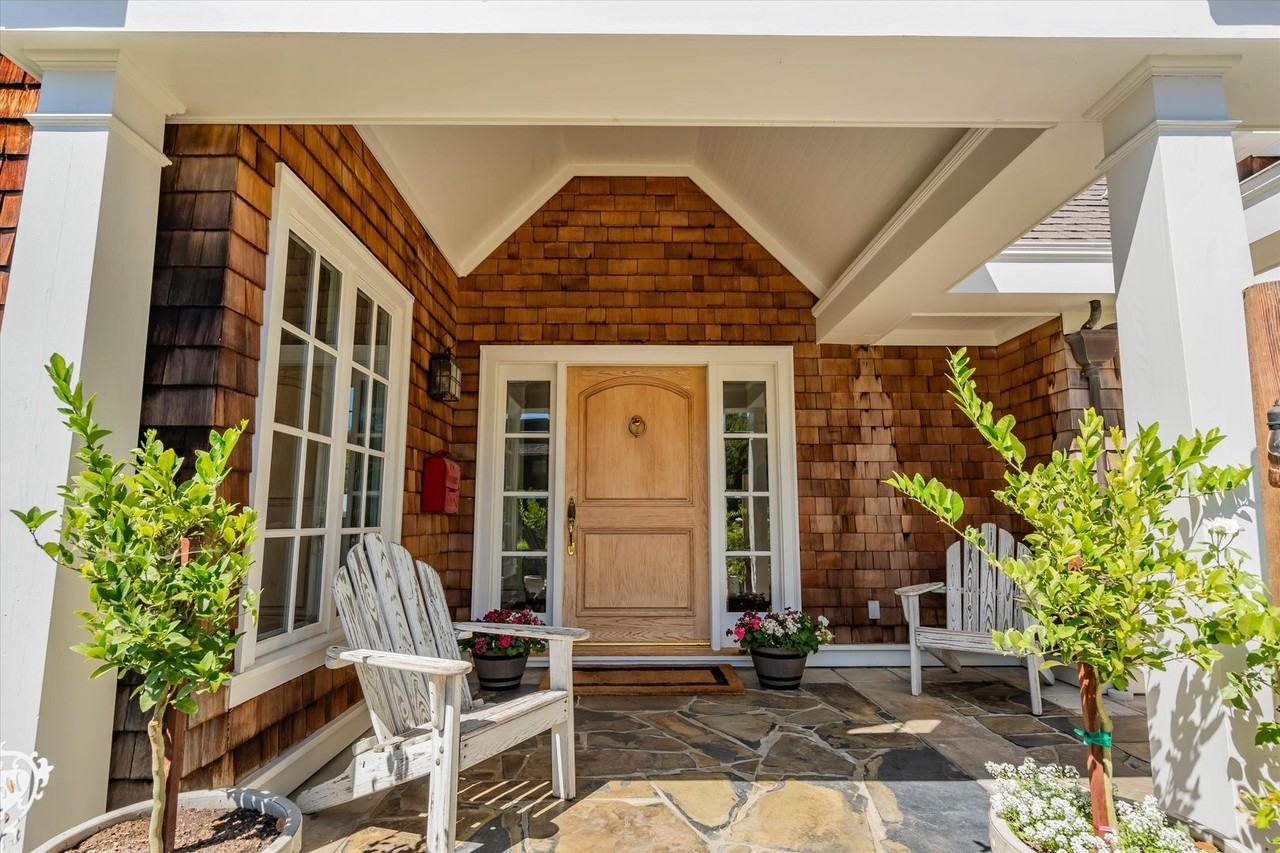 13621 Burke Rd - Photo 3 of 28